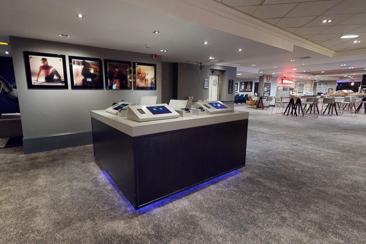 Village Hotel Newcastle Holystone  Bagian luar foto